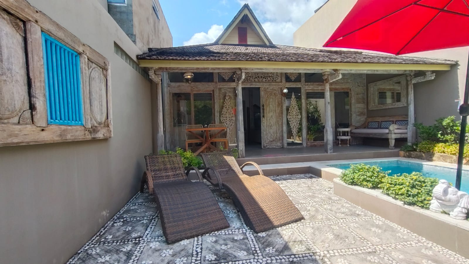 Charming Joglo-Style Villa Steps from Canggu’s Hotspots