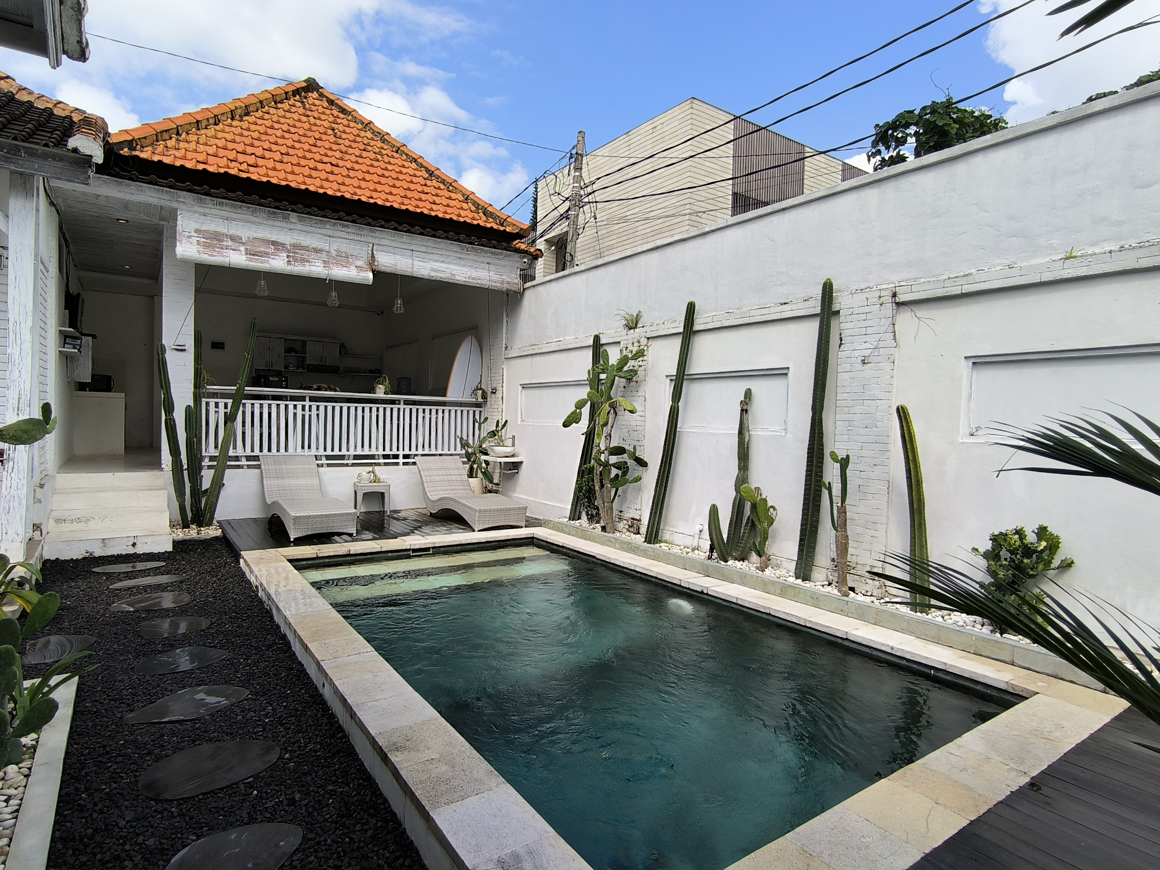 Cozy Berawa Guest House Just Minutes from the Beach