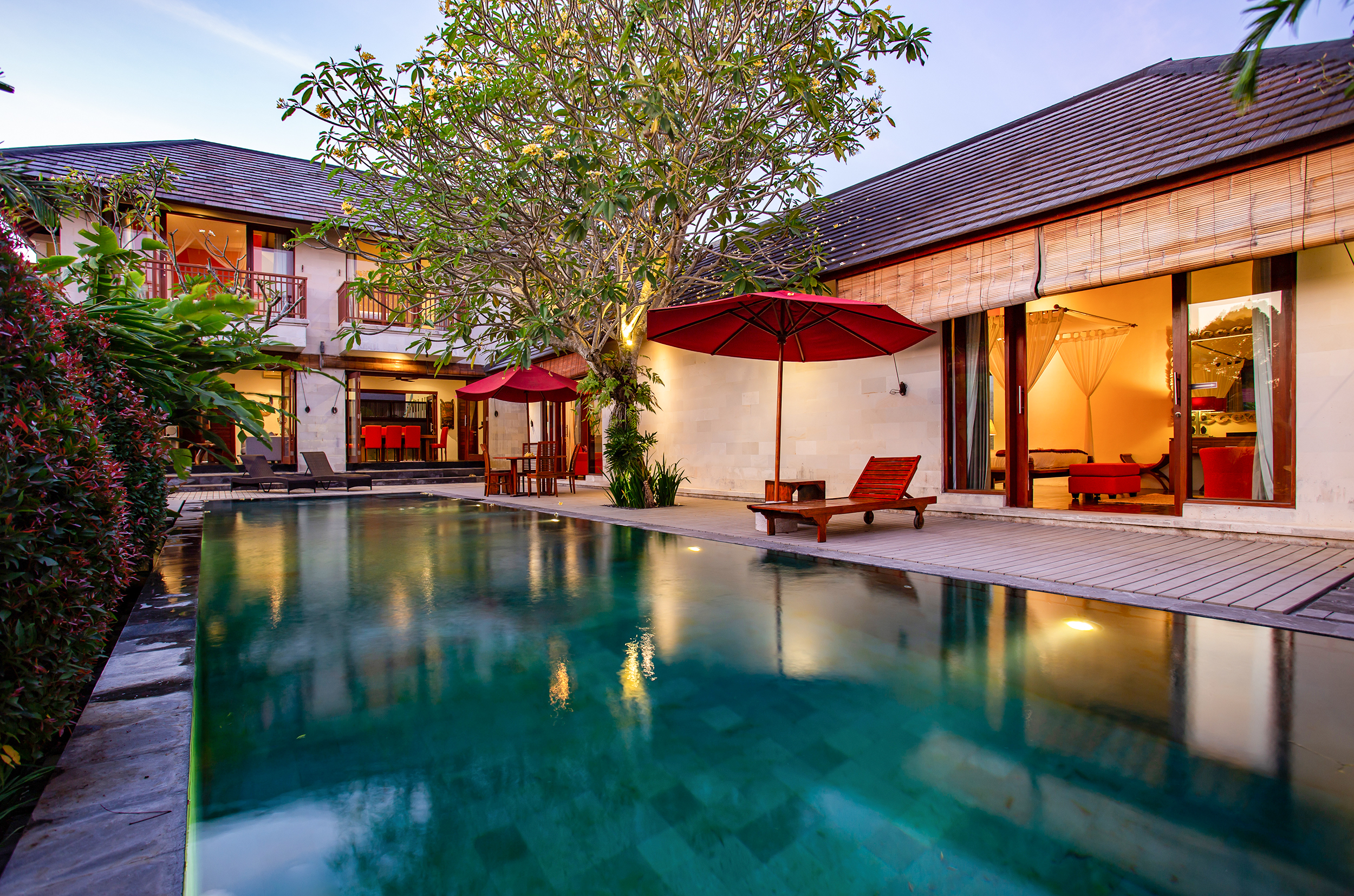 Peaceful Retreat 4-Bedroom Villa with Enchanting Garden