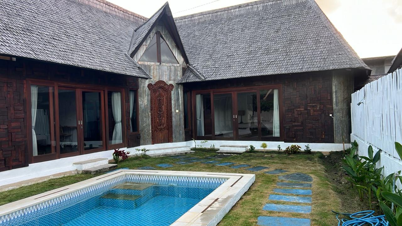 Warm & Welcoming 2-Bedroom Villa with Private Pool and Garden Oasis